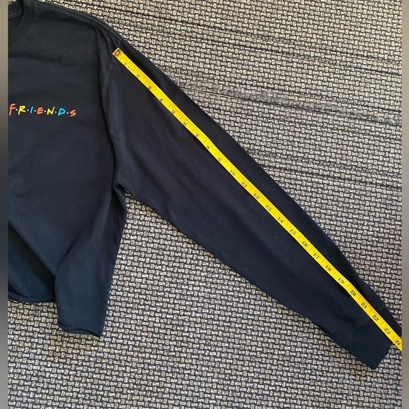 FRIENDS The TV Show official Warner Bros. L/S Tee! EUC!🔥🎁 - Picture 6 of 9